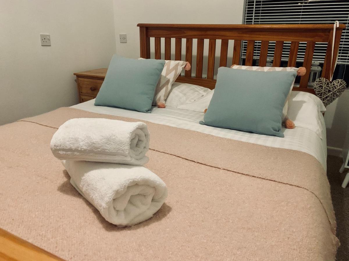 Cosy Rooms In トーントン エクステリア 写真